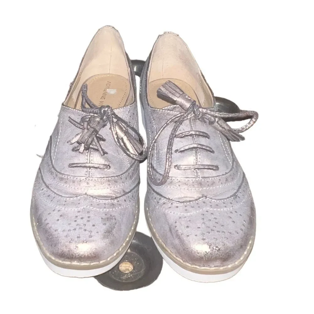 Adrienne Vittadini Trink Silver Distressed Leather Oxford Flats 6.5 in‎ EUC